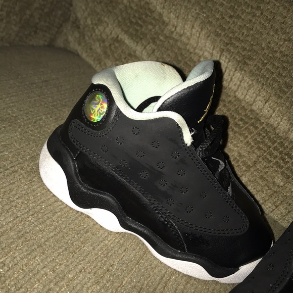 Kids Jordan Shoes - Picture 3 of 3